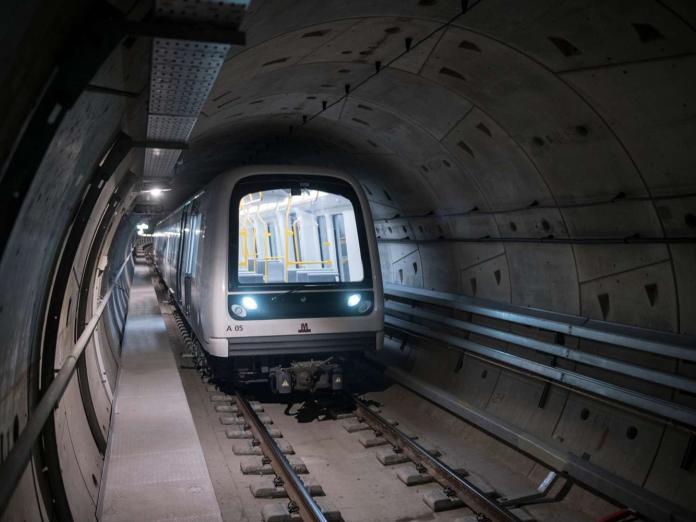 Metrotog i tunnel