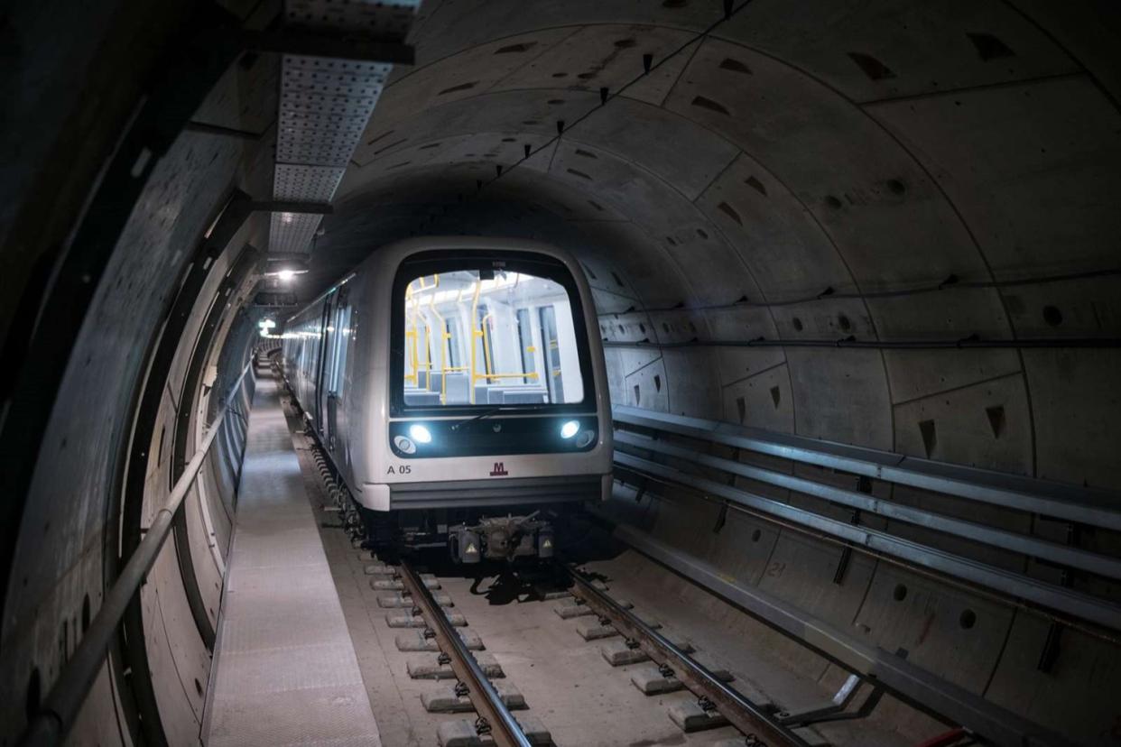 Metrotog i tunnel