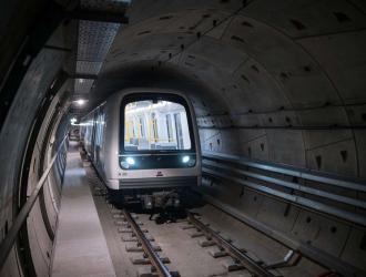 Metrotog i tunnel